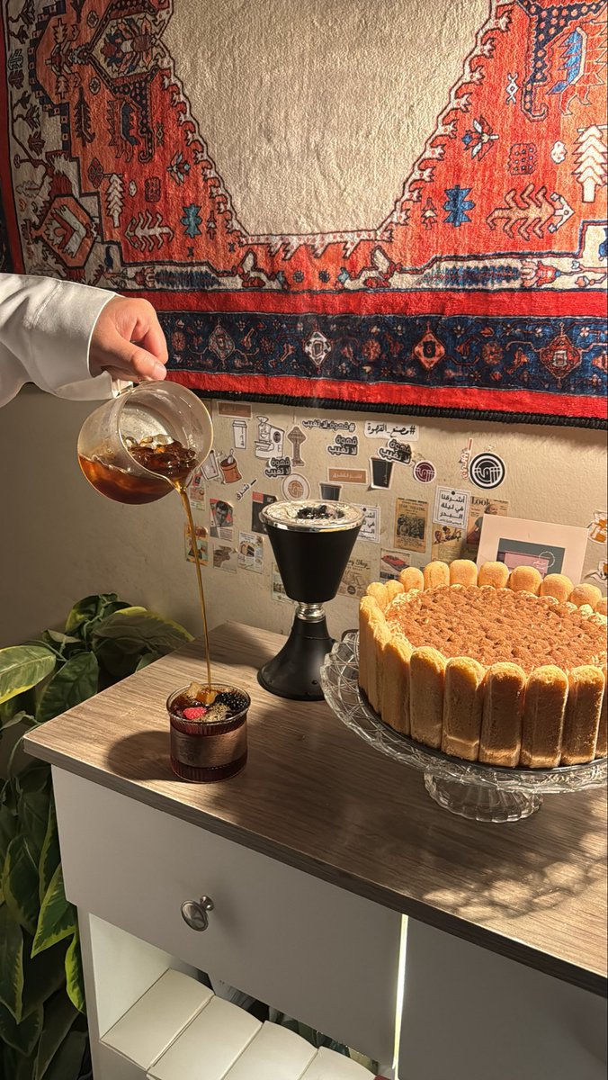 8eeb__'s tweet photo. " أحياناً النجاة إنك تتقهوى - وتخلي الأمور تولّي " https://t.co/Nzsz2IENxO