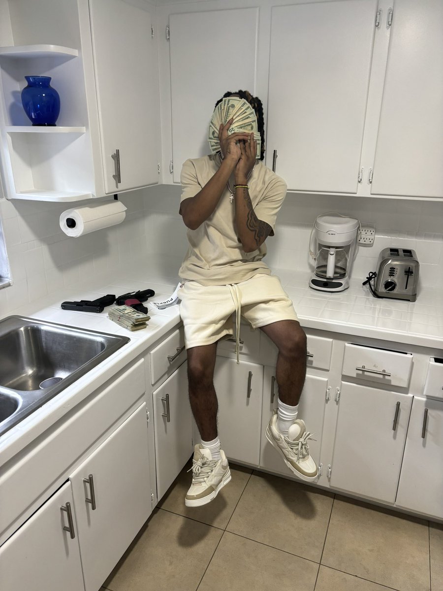 ITSNOTSLIME tweet media