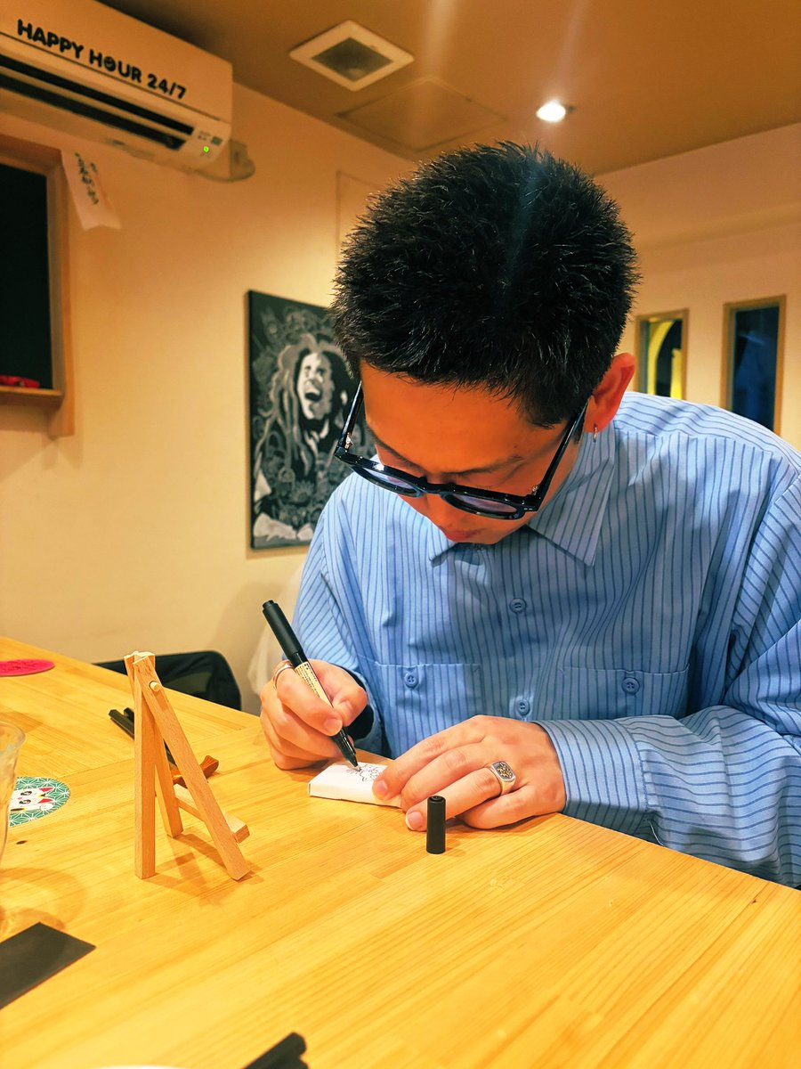 BoNSunny_1994's tweet image. 2週間ありがとうございました！
沢山の人に恵まれました🙇‍♂️
さぁ今日から東京頑張るぞ

#ISSHIN #イラスト #個展