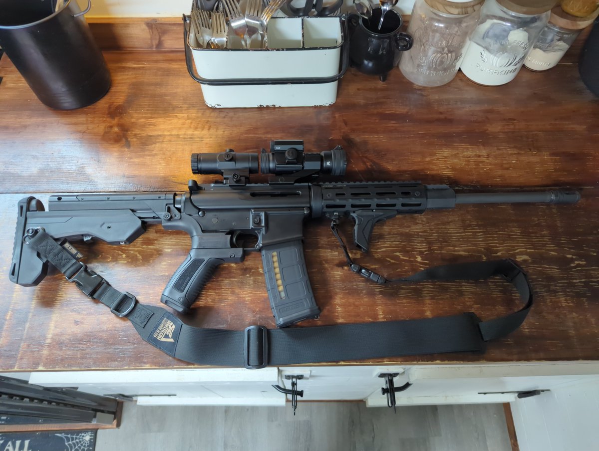 TimTheScarecrow's tweet photo. Really happy with this setup. May end up swapping the bcg later. I like that the MOD has the ability to lock in place for a normal semi auto experience. I really need to work on my left arm grip when going unlocked. The bounce of the whole system throws me off so recoil is FELT. https://t.co/m1hUnSxTKe