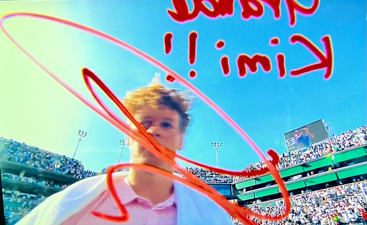 STRAORDINARIO #SINNER 🧡🇮🇹 fuoriclasse italiano batte il russo Medvedev in 2 set e trionfa a #IndianWells 🏆 Rimonta in 2 tie break, addirittura da 0-4 a 7-4 nel secondo, e vince il primo titolo del 2026, il sesto Masters 1000 della sua carriera..
Dedica a Kimi 🏎️..🇮🇹
#GPdeChina