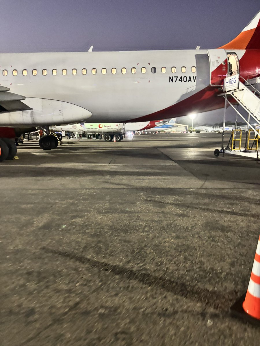 tuso81's tweet photo. CTG/MDE 🛫AV9567 🛫A320 💺19 7⌚️:00pm @avianca @AeropuertoMDE @AerocivilCol @KLM @aeroCTG (🆘URG AMPLIACION) @aviacion_al_dia https://t.co/wxuHBfy1QS