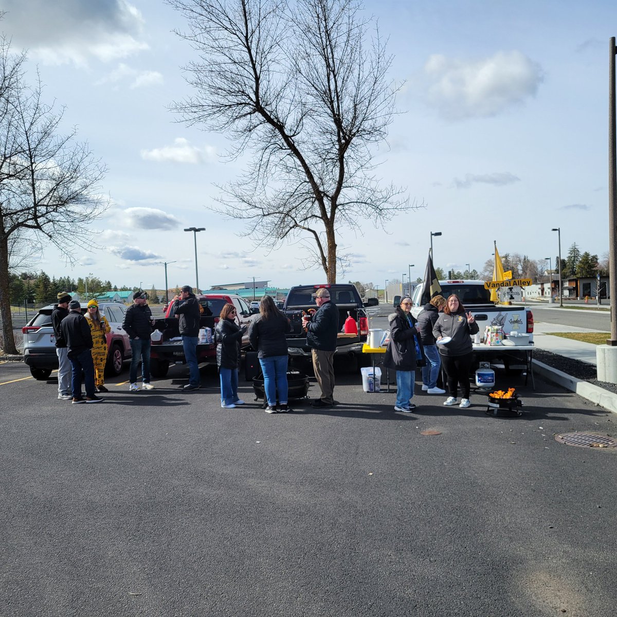 Andy Kaus tweet media