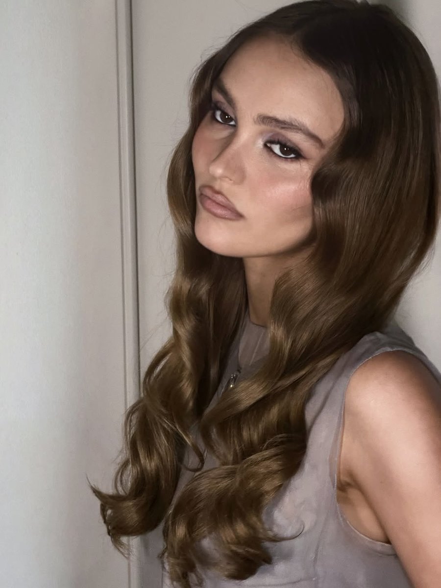 Lily-Rose Depp Updates tweet media