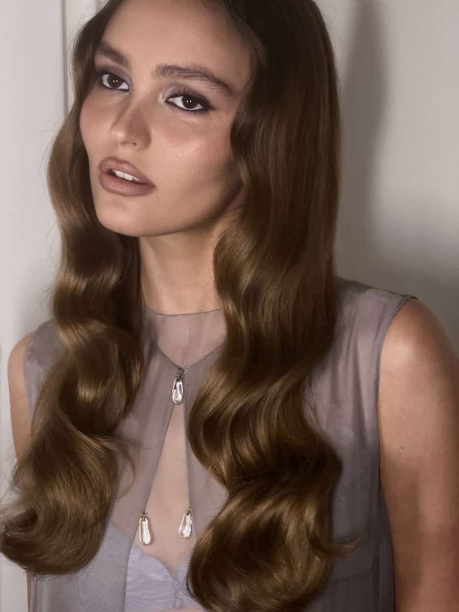 Lily-Rose Depp Updates tweet media