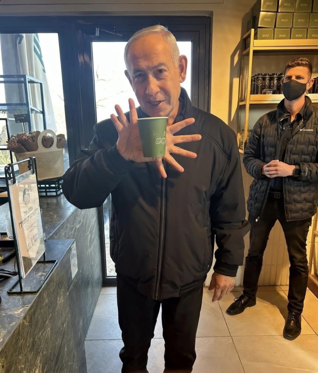 Укротитель змей и истребитель единорогов tweet media