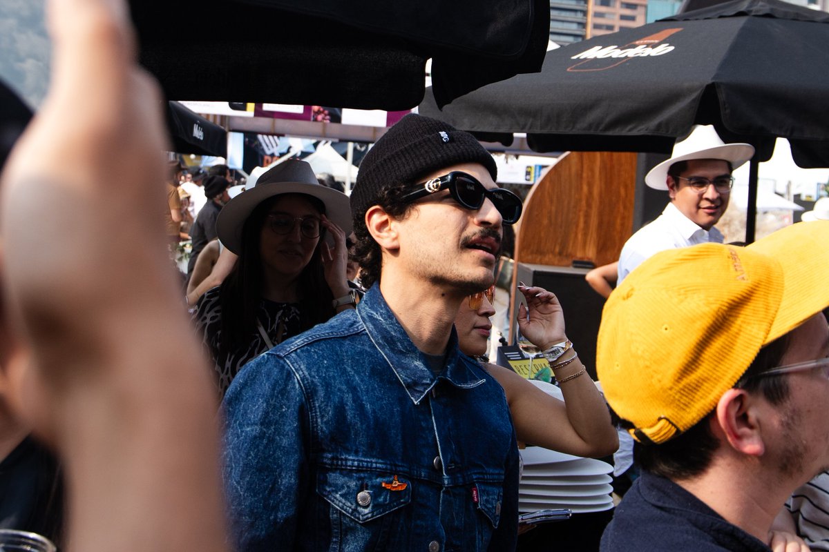 SaborEsPolanco's tweet photo. Un invitado sorpresa se suma a la experiencia del festival: Caloncho, llenando el ambiente de música y buena vibra. 🎶✨
Ven y vive esta extraordinaria celebración donde los grandes sabores y la música crean momentos inolvidables. https://t.co/4RpqlfDuqC