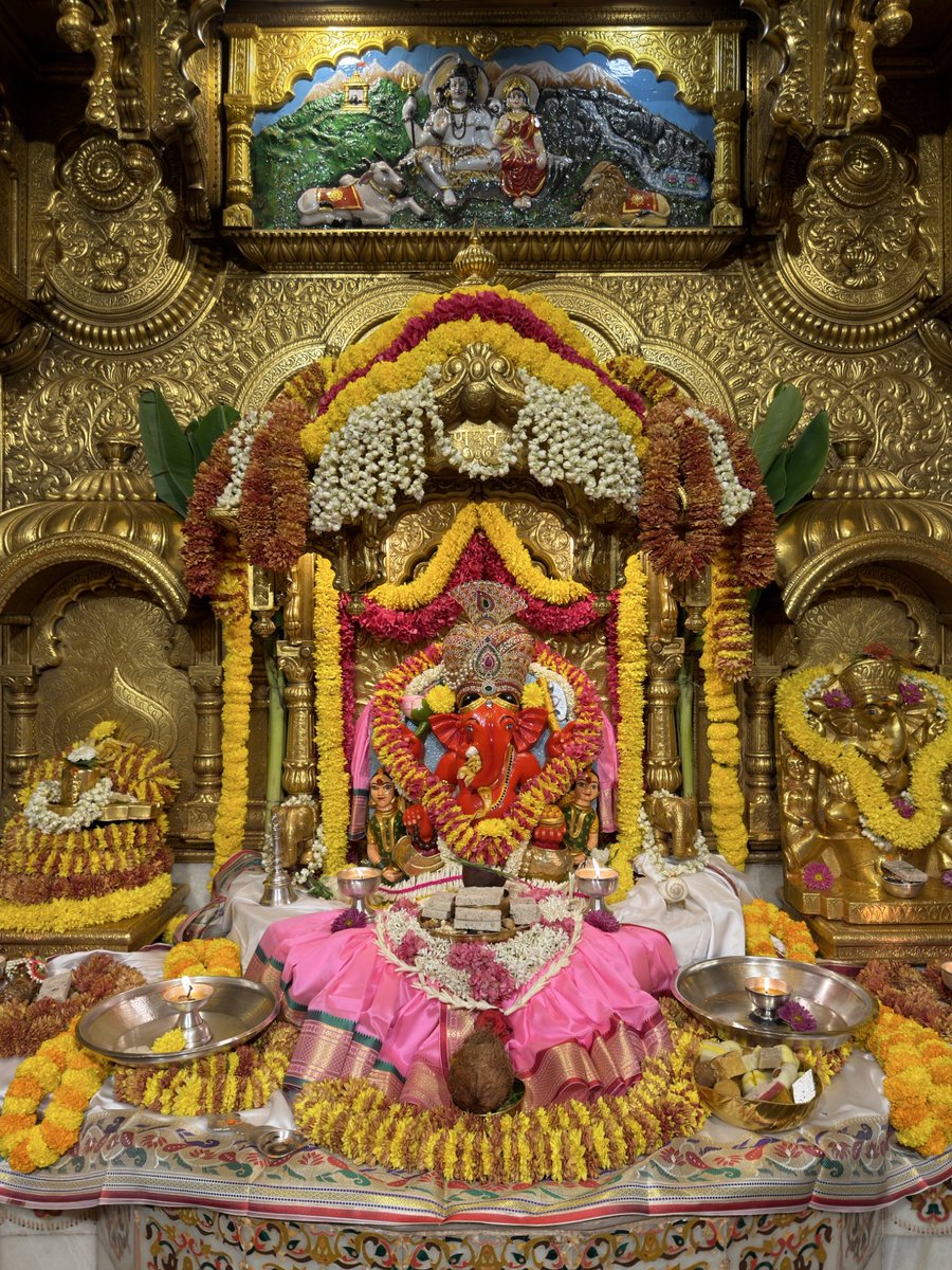 Shri Siddhivinayak Temple tweet media
