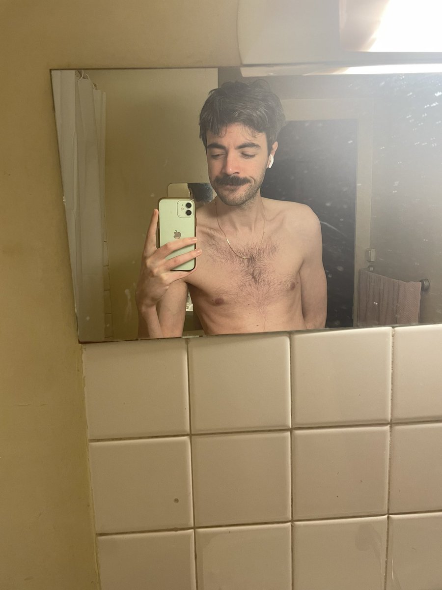 prof. gay guy 🃏 tweet media