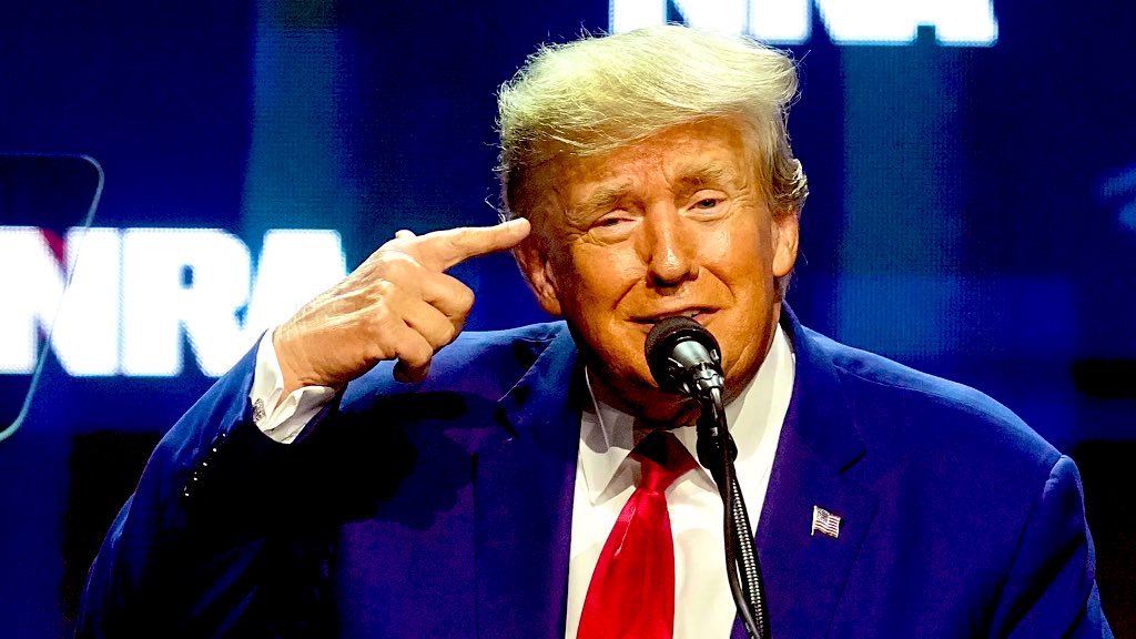 ترامب يتهم إيران بتوزيع صور مولّدة بالذكاء الاصطناعي عبر إعلام فاسد