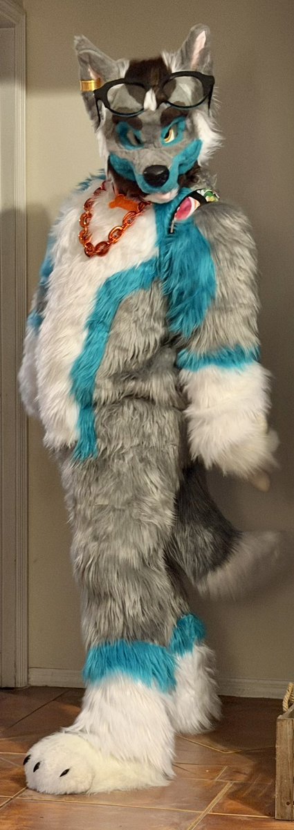 KynenPup's tweet photo. The past week I have dove straight into knocking out a good portion of my fursuit. Am I making it the “traditional” way? No. But I’m enjoying myself learning how to do this. 😊 https://t.co/pKyQMdVKBb