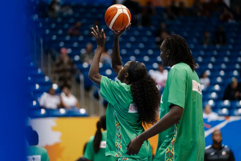 totalsport221's tweet photo. Échauffement des Lionnes 🏀🇸🇳 en 📷.
#Basket #fiba #fsbb https://t.co/rYQ2AAhtnH