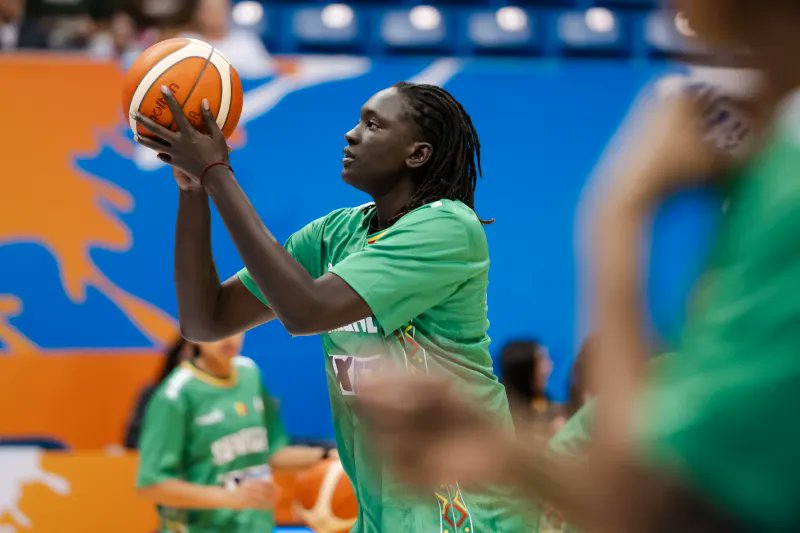 totalsport221's tweet photo. Échauffement des Lionnes 🏀🇸🇳 en 📷.
#Basket #fiba #fsbb https://t.co/rYQ2AAhtnH
