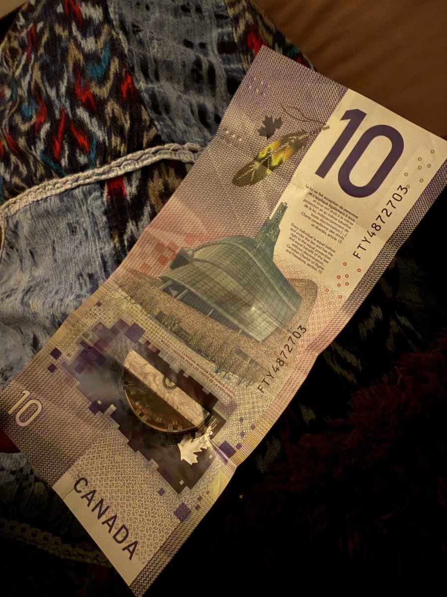 domoirll's tweet photo. Some old man gave me some money from canada at work #gettingpaid #makingthatbread https://t.co/br3QZ74azH