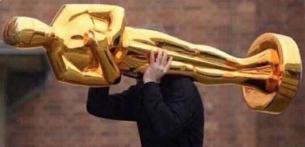 Yo recogiendo mi Oscar por la película que me imaginé contigo. #Oscars