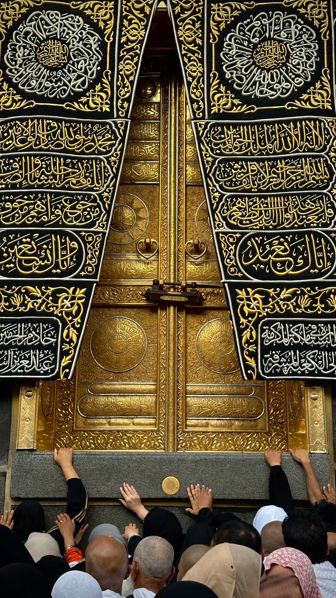 _AY3D's tweet photo. ولما قسا قلبي وضاقت مذاهبي
جعلت الرجا مني لعفوك سلما

تعاظمني ذنبي فلما قرنته
بعفوك ربي كان عفوك أعظما

فما زلت ذا عفو عن الذنب لم تزل
تجود وتعفو منة وتكرما

عسى من له الإحسان يغفر زلتي
ويستر أوزاري وما قد تقدما https://t.co/2ET6o8Xivo