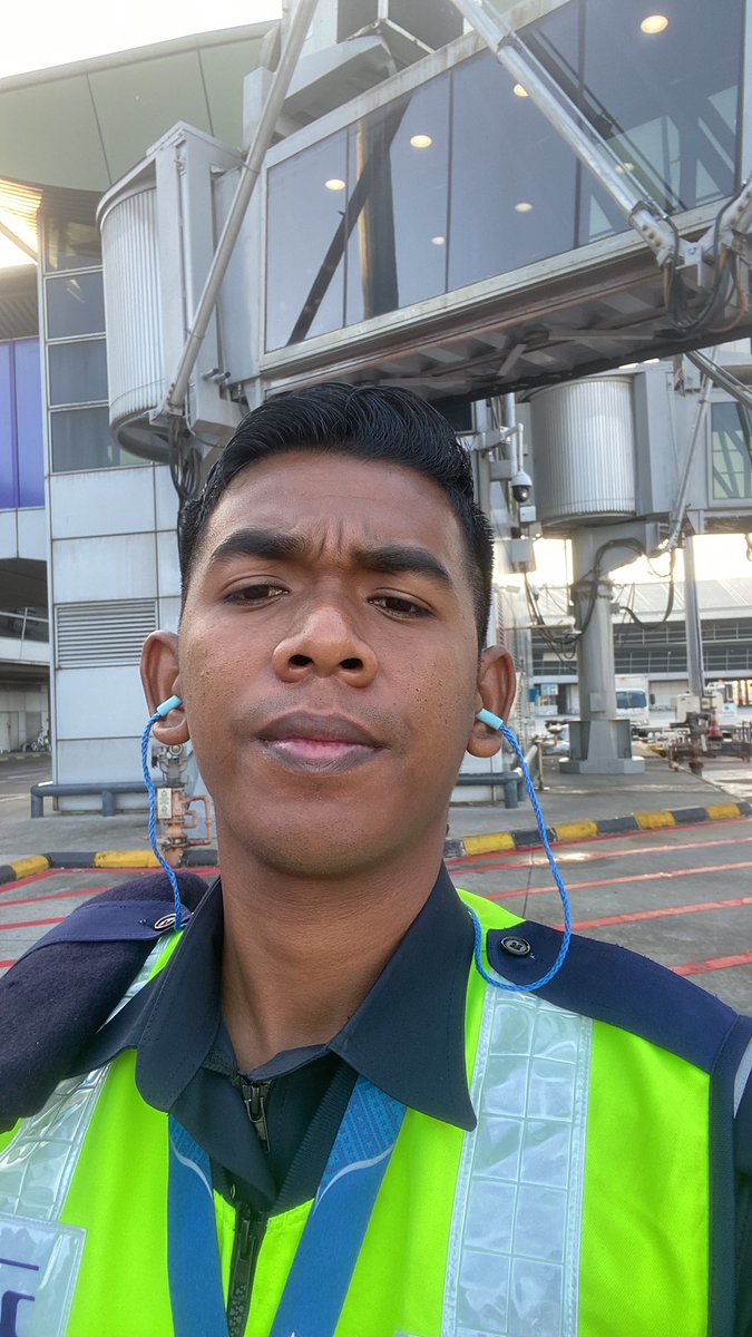 Mr.Broken tweet media