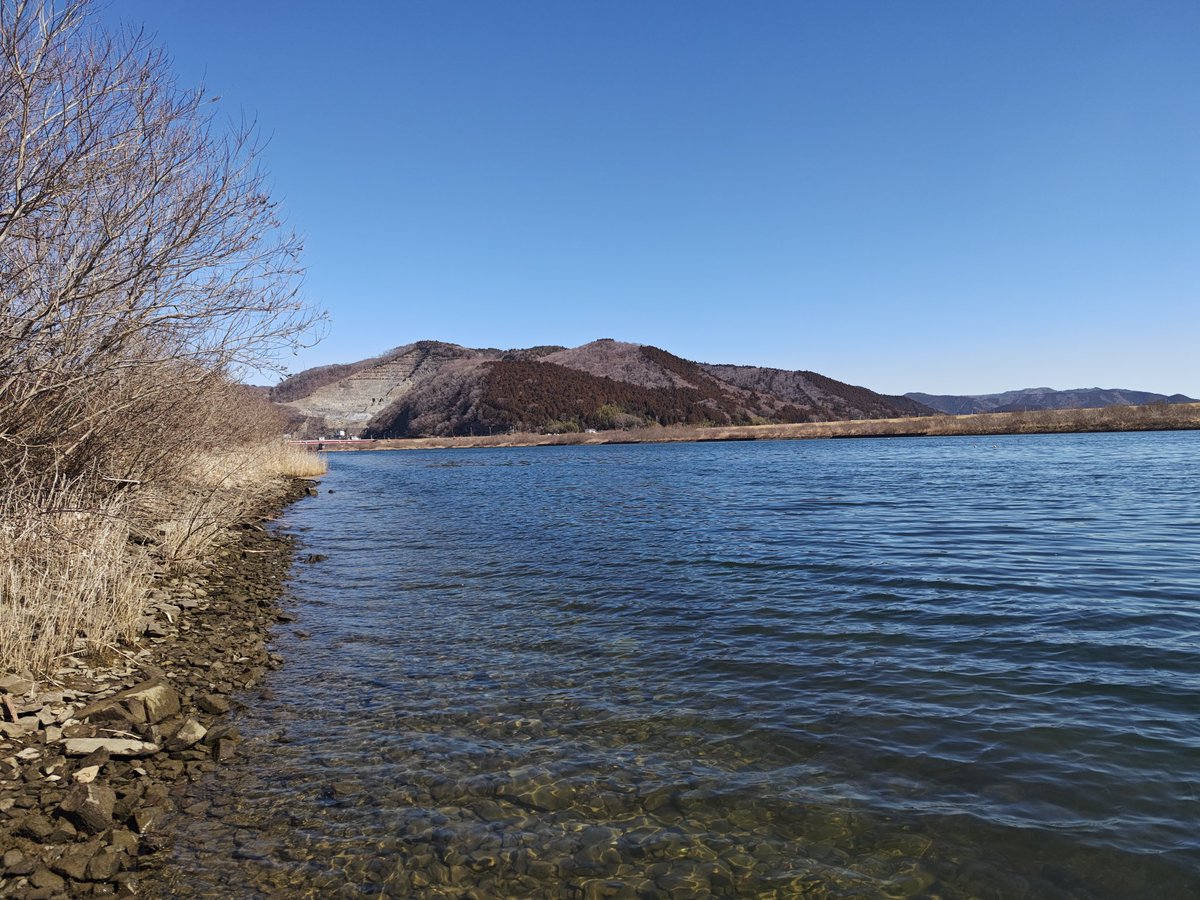 who3ffsan3's tweet photo. 今年も来れた喜び
釣れないけど
ブルーインパルスかっちょいい！
#石巻 https://t.co/yVsztukxlh