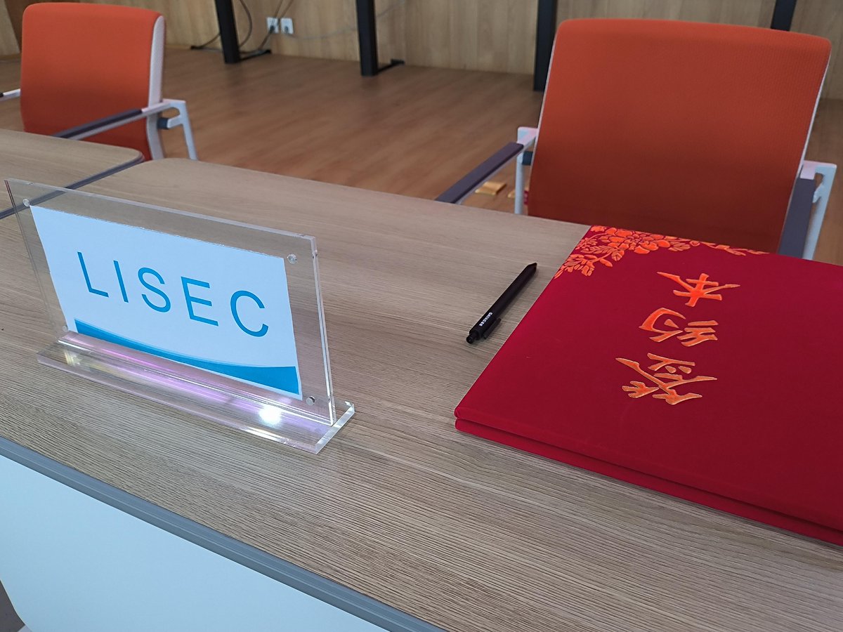 WaveNiss tweet media