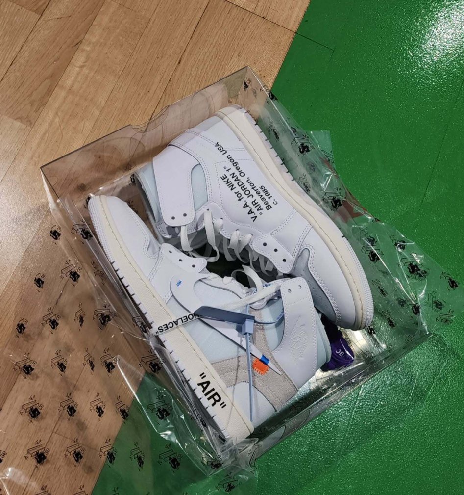 yasuakifujii's tweet photo. 25,000足以上が4月3日(金)に発売との情報
https://t.co/YPaJrpOyk7

当日は SNKRS および一部小売店にて取り扱い予定
東京でも販売イベントが近日実施

Virgil Abloh Archive × NIKE AIR JORDAN 1 “Alaska” 
■ AA3834-100

- V.A.A. ヴァージル オフホワイト ナイキ エアジョーダン1 AJ1 アラスカ
Via：StashedSNKRS