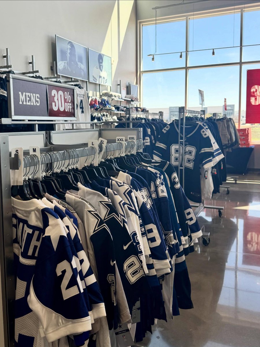 2min_store's tweet photo. これは夢の国すぎる

@CowboysProShop https://t.co/DqgYypgjSI