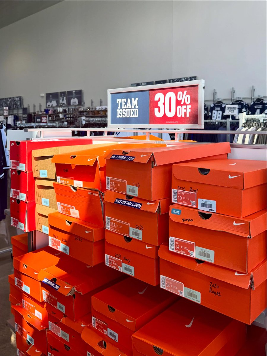 2min_store's tweet photo. これは夢の国すぎる

@CowboysProShop https://t.co/DqgYypgjSI