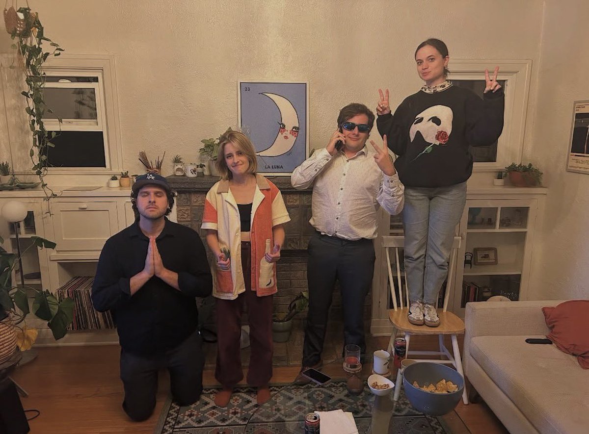 misguidedghvst's tweet photo. oh how history repeats itself https://t.co/T9sJtqCoLD