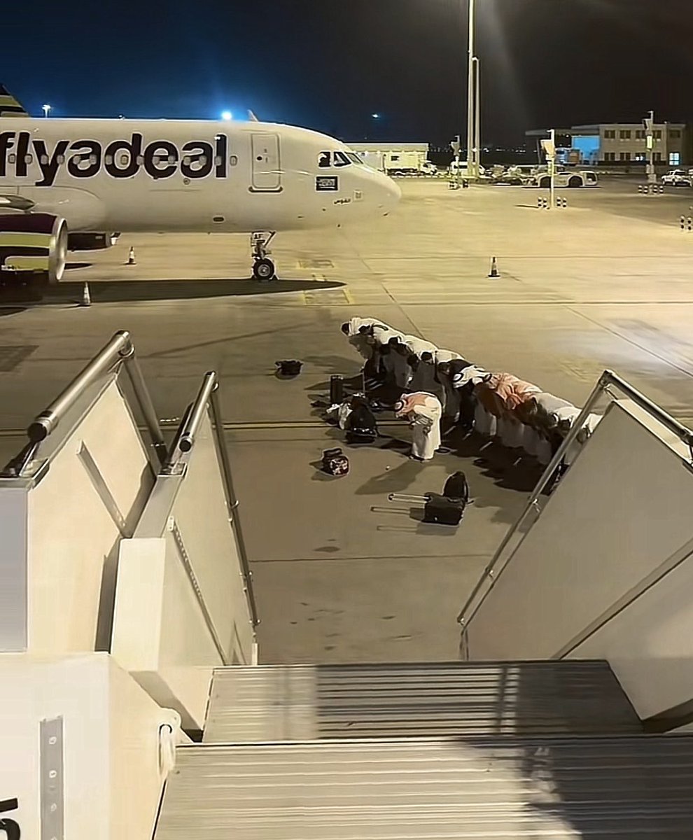 شخص جات عينه على هالتغريده

 روح إن شاء الله ما يمر هاليوم إلا وربي جابر بخاطرك ومحقق امنياتك 

قول يارب