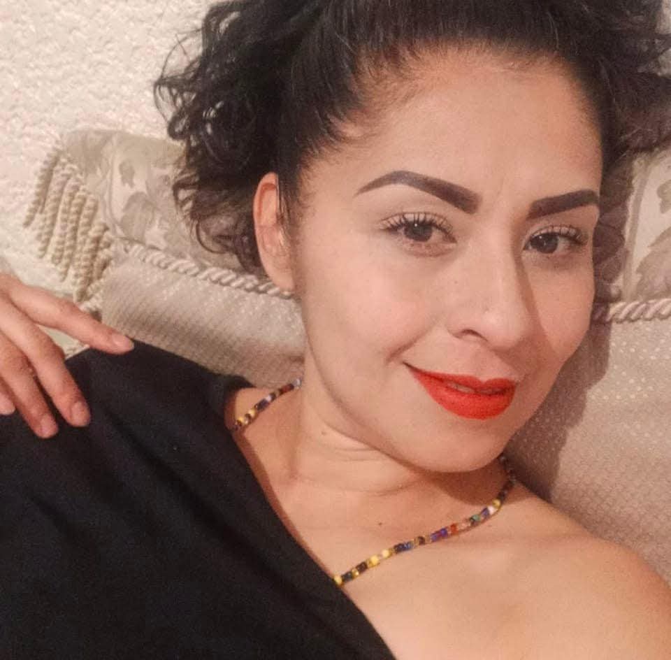 "Iba rumbo a Jerecuaro en su camioneta alrededor de las 5:30 pm, lo ultimo que sabemos es que en su último mensaje indicó que iba por el panteón de Jerecuaro, minutos después informó que estaba en peligro, su última ubicación fue en la carretera a fresnos" #OjosBienAbiertosCelaya