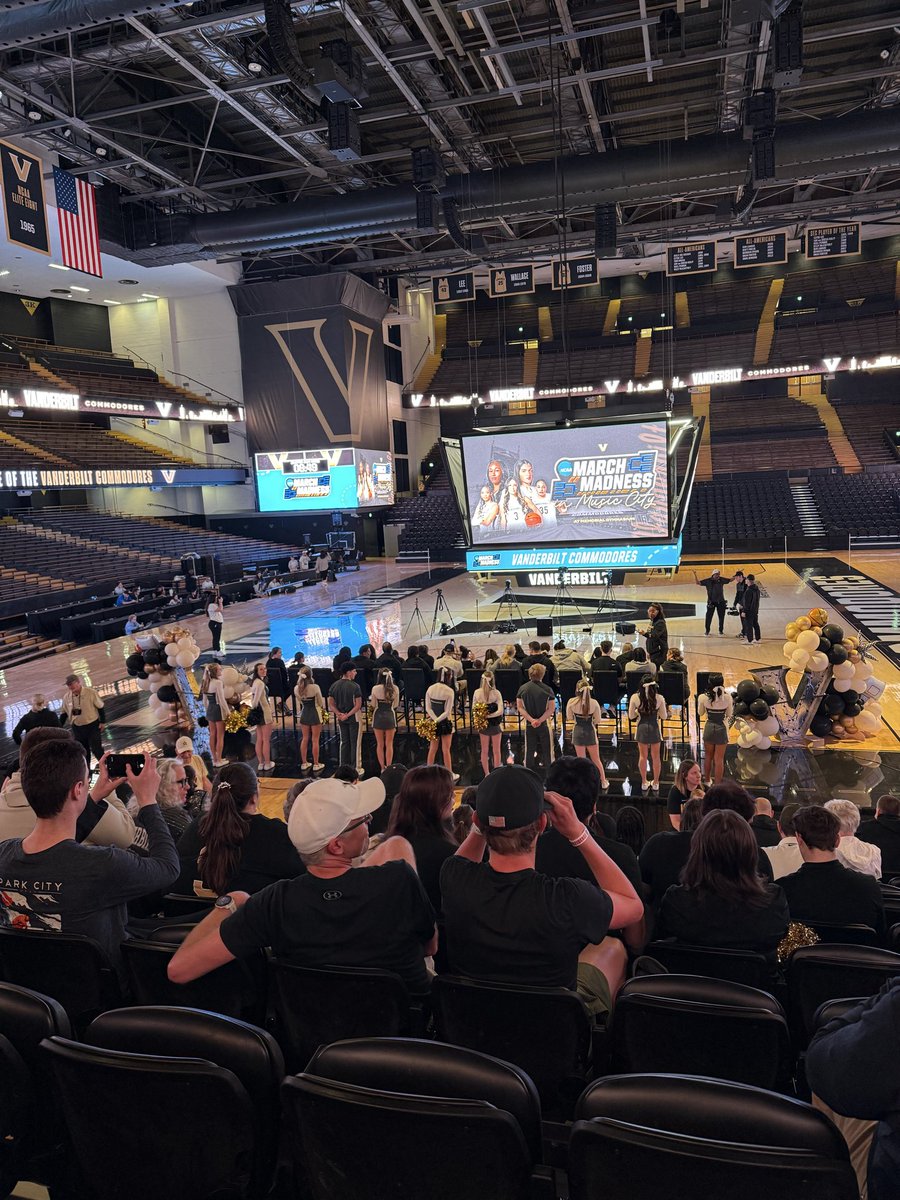 doredarling tweet media