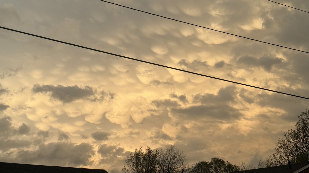katten_22's tweet photo. @ryanvaughan this is Weiner, AR right now https://t.co/RDx7d5MOAv