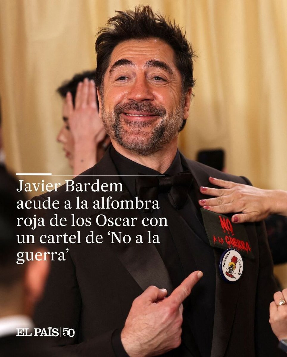 Javier Bardem lleva a los Oscar el logo del ‘No a la guerra’, 23 años después de lucirlo en los Goya: “Son las mismas mentiras” social.elpais.com/g03f2n