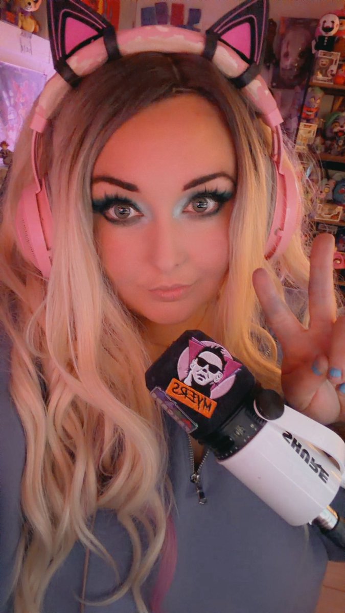 HotPinkYorkie tweet media