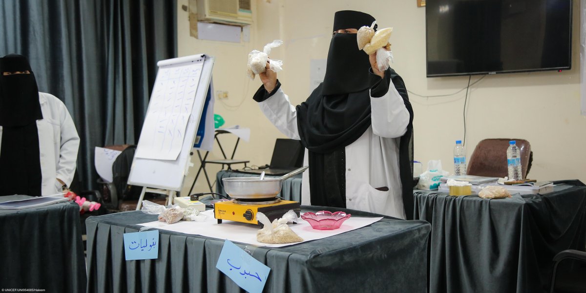 UNICEF_Yemen's tweet image. In partnership with #UNICEF, the Office of Health in Lahj trained community health workers on maternal &amp;amp; child nutrition, focusing on the first 1,000 days, advanced counseling, growth monitoring &amp;amp; exclusive breastfeeding, under the @KfW_FZ_int funded Preventive Nutrition project.