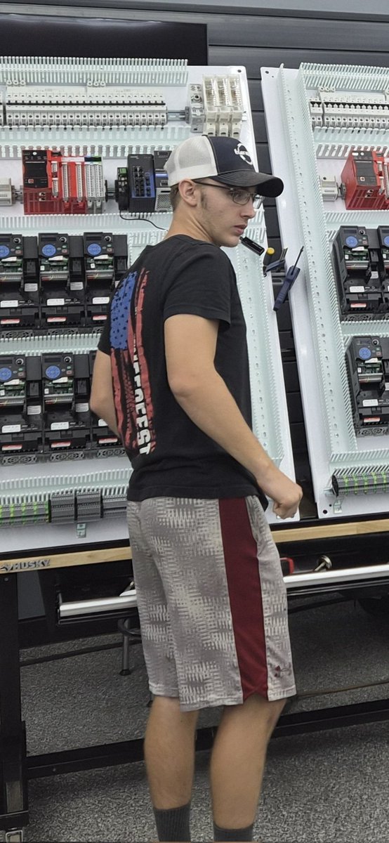 🍊🍊Capt'n Cornjuice🥃🥃 tweet media