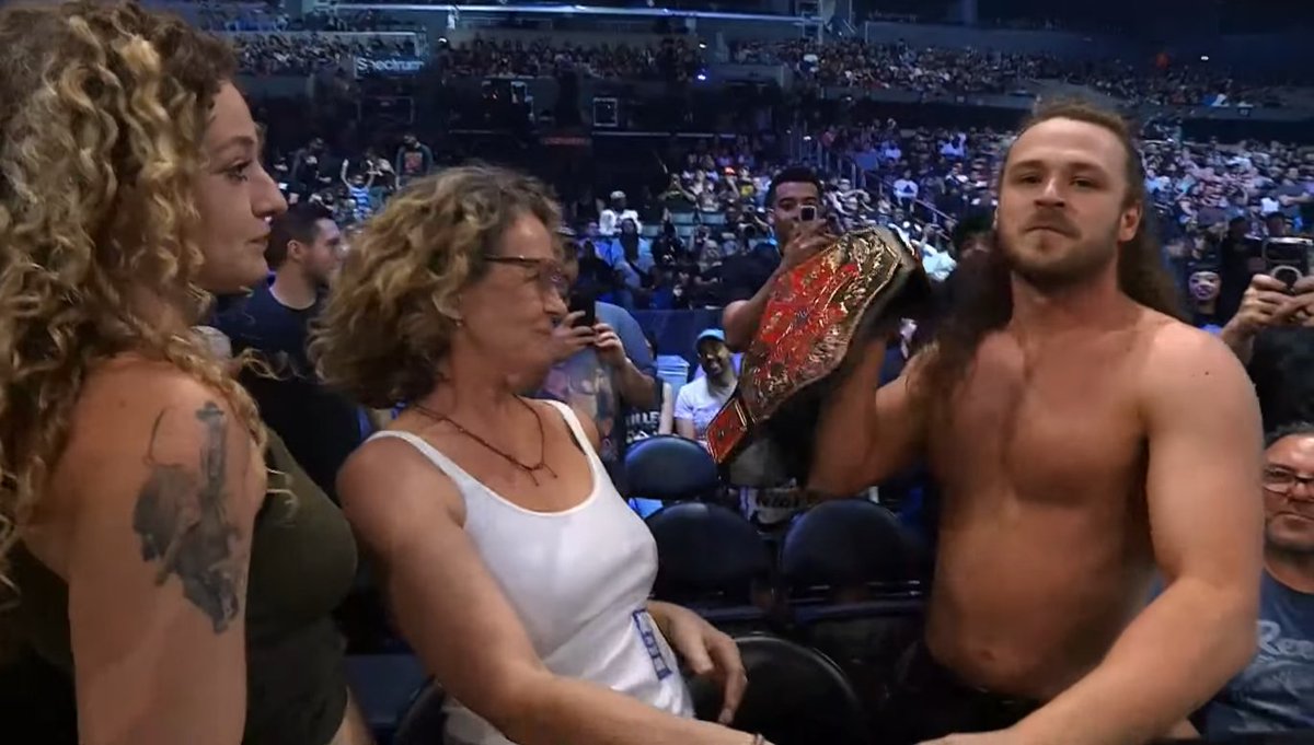 Sean Ross Sapp of Fightful.com tweet media