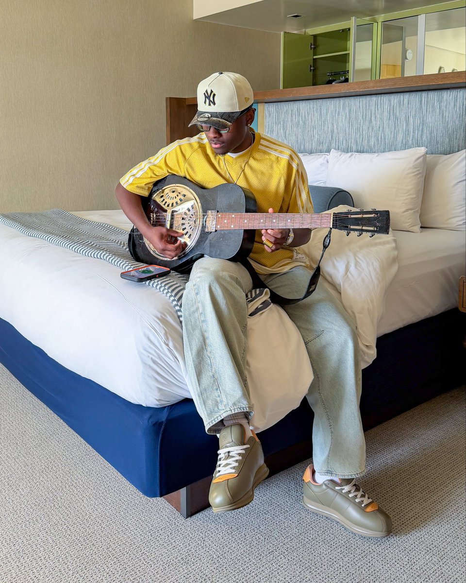 Instagram tweet media