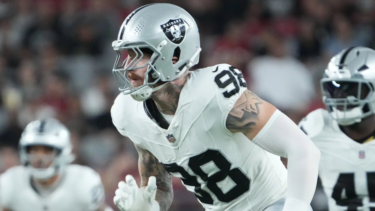 nflrums's tweet photo. 🚨 #Raiders Maxx Crosby tells former #Browns QB Johnny Manziel that it would mean a lot more to win a championship with the Raiders than to move to another team and do it. #RaiderNation https://t.co/h7kw7bUlNZ