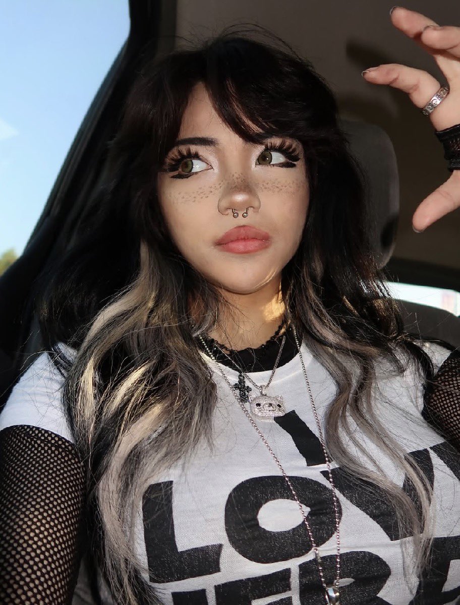 angelica *・゚✧ tweet media