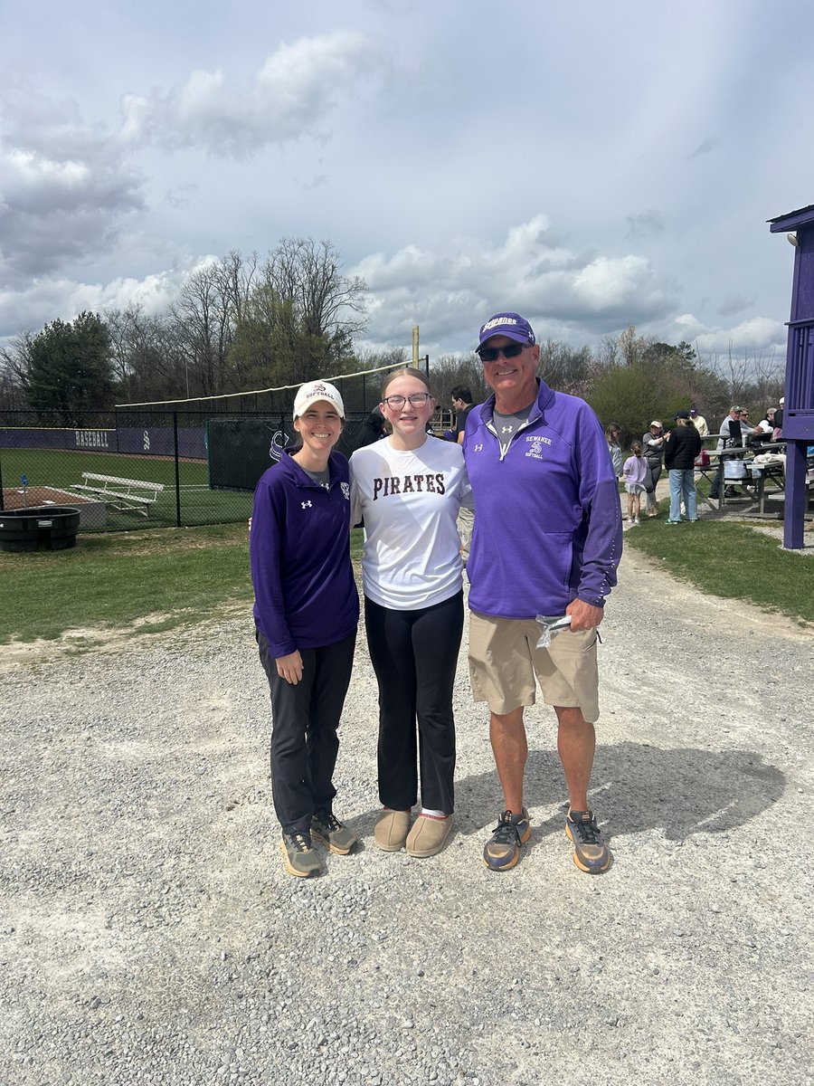 MelanieRob12's tweet photo. Great getting to meet Coach Yackey and Coach Winchester at the @SoftballSewanee softball game today! Great wins today  against Wesleyan College

@SoPitt_Softball @coachj_evans https://t.co/42A3EfNxE2