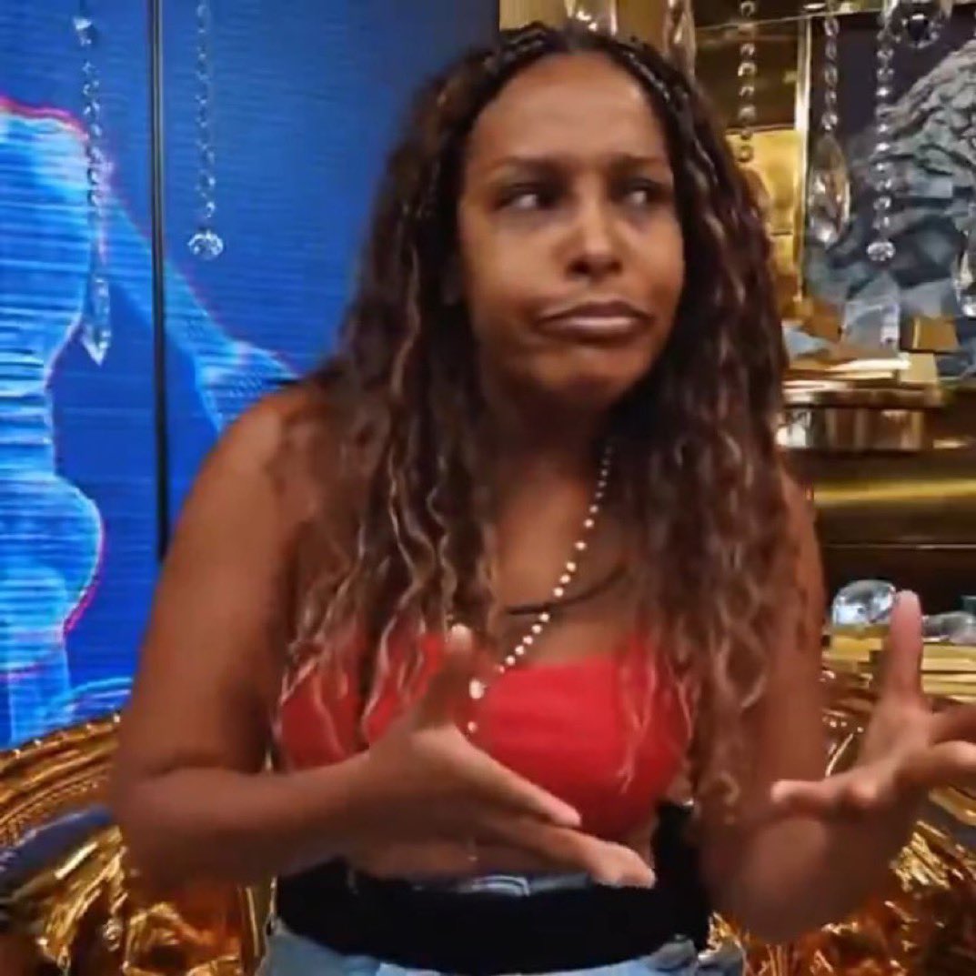 AMANDO VÊ O EMPENHO DE ALGUMAS TORCIDAS NESTE PAREDÃO QUANDO O FAV DELES CAIR NO PAREDÃO ESPERO QUE OS RENAULTS FAÇAM O MESMO CHEGA DE CARREGA TORCIDA ALHEIA NAS NOSSAS COSTAS!!! #BBB26 #TeamRenault #ForaBreno