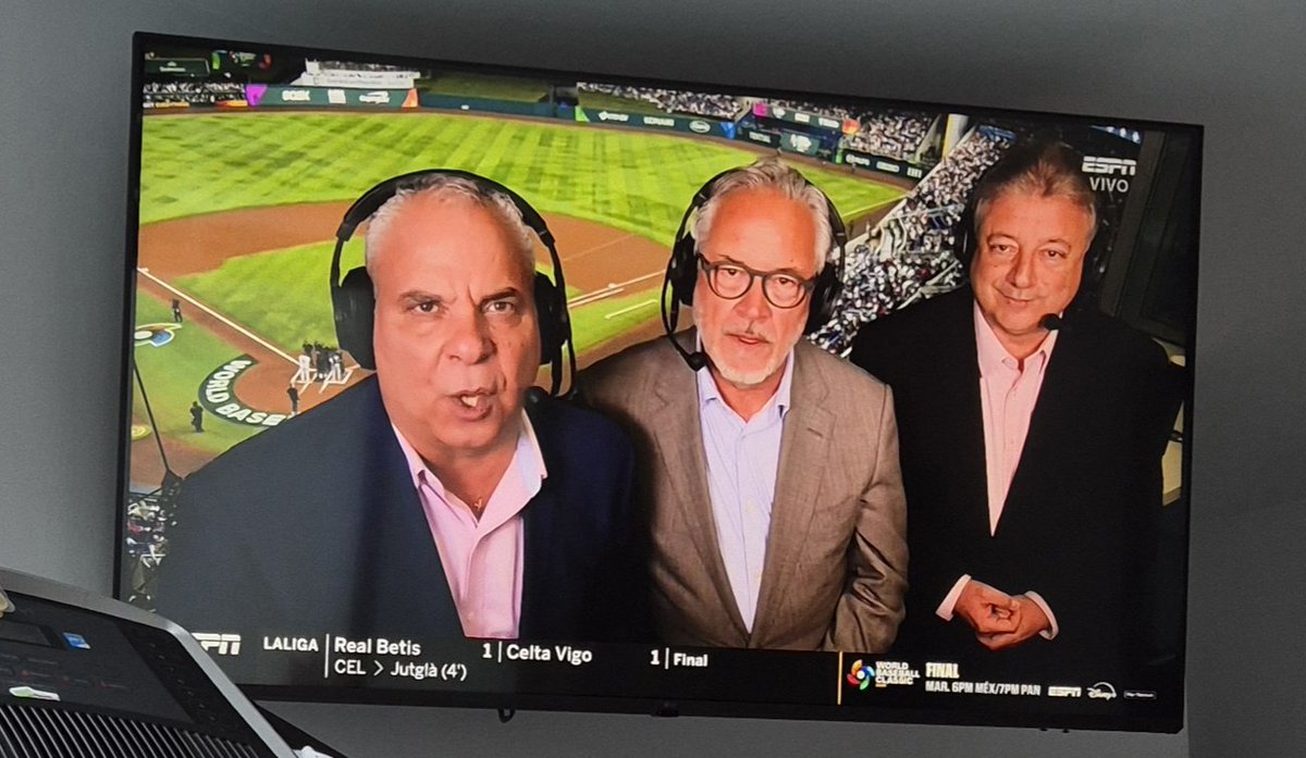davidgarlu's tweet photo. Que no se diga más, solo playball ⚾️🤙🏼🔥 @EJerezESPN https://t.co/gvfjaYoRUj