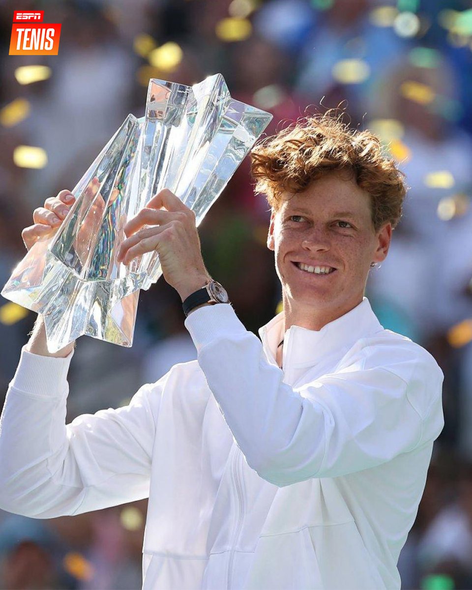 ESPNtenis's tweet photo. El nuevo dueño de #IndianWells: 🇮🇹 Jannik Sinner. 🏆

Se convirtió en el jugador más joven en completar el circuito de Majors en canchas duras. 🔝 https://t.co/13SItx6LVn