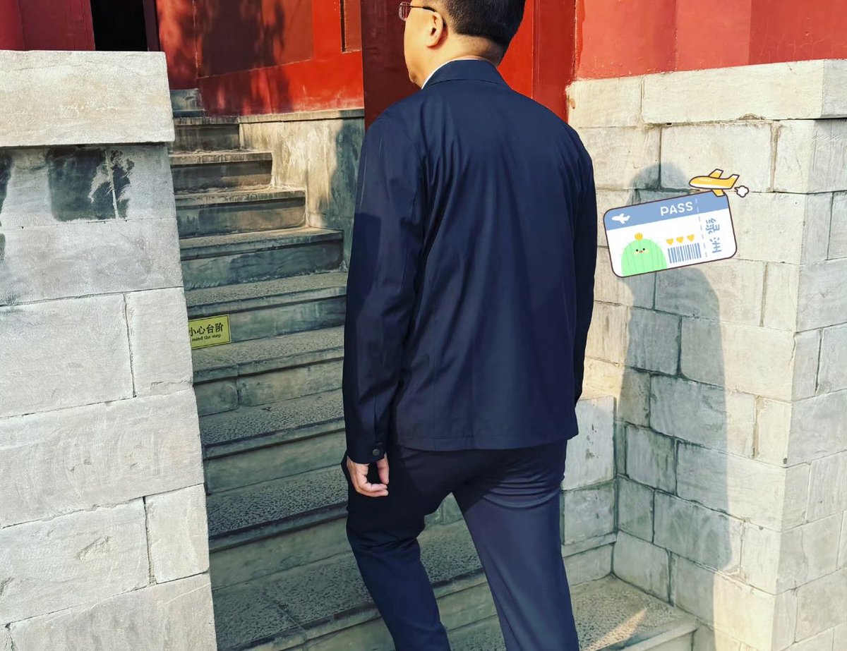 ADZSFX's tweet photo. 有儒雅老领导味😀 https://t.co/ek3sq05HEV