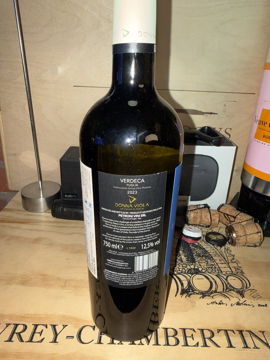 SteveKubota's tweet image. Ever had a #Verdeca bianco before? Some confuse it with a Verdea, Tuscan but this is from #Apuglia  #vino #wine 🍇🍷💜😎