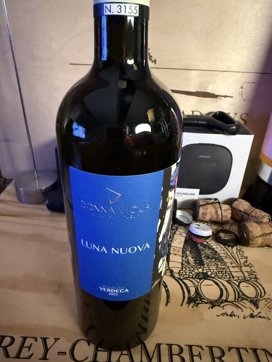 SteveKubota's tweet image. Ever had a #Verdeca bianco before? Some confuse it with a Verdea, Tuscan but this is from #Apuglia  #vino #wine 🍇🍷💜😎