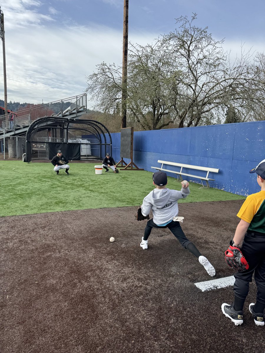Umpqua Baseball tweet media