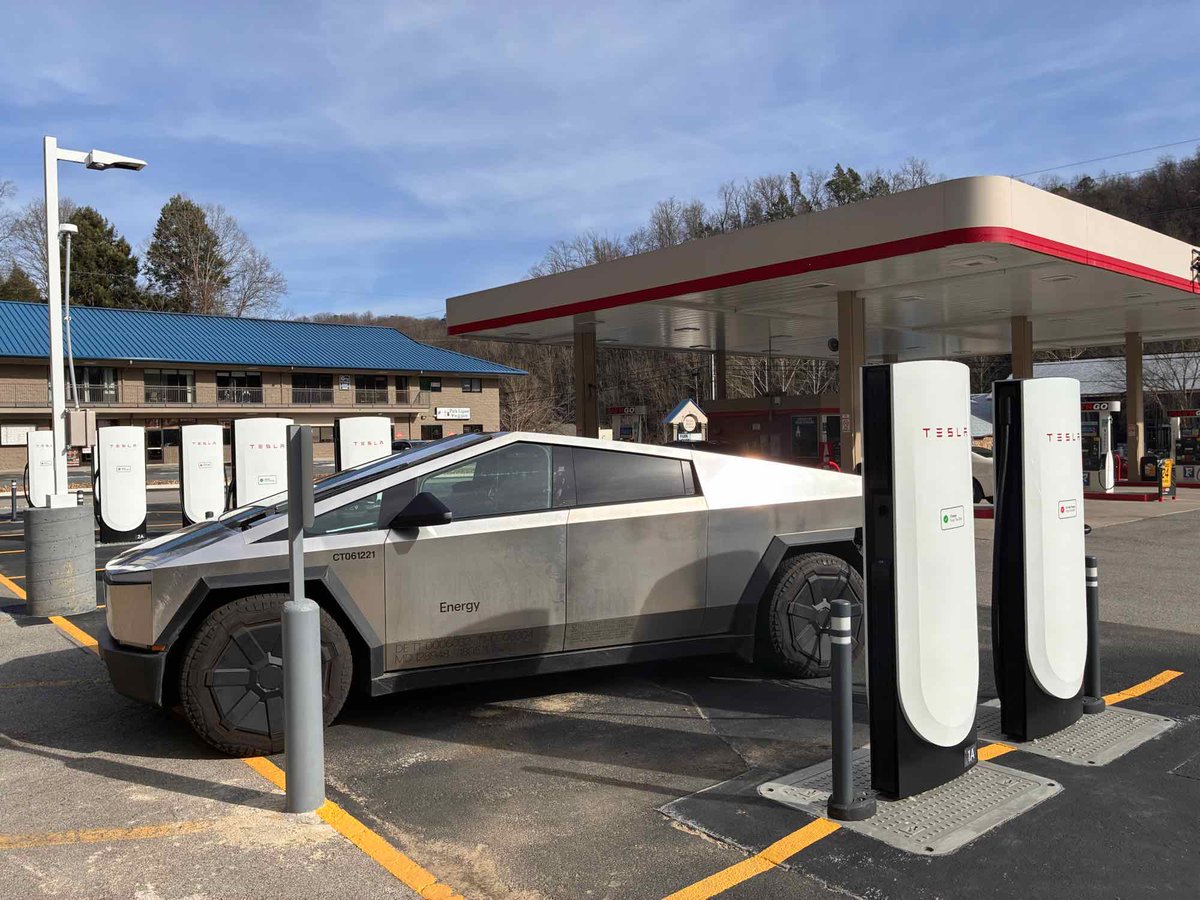 Tesla Charging tweet media