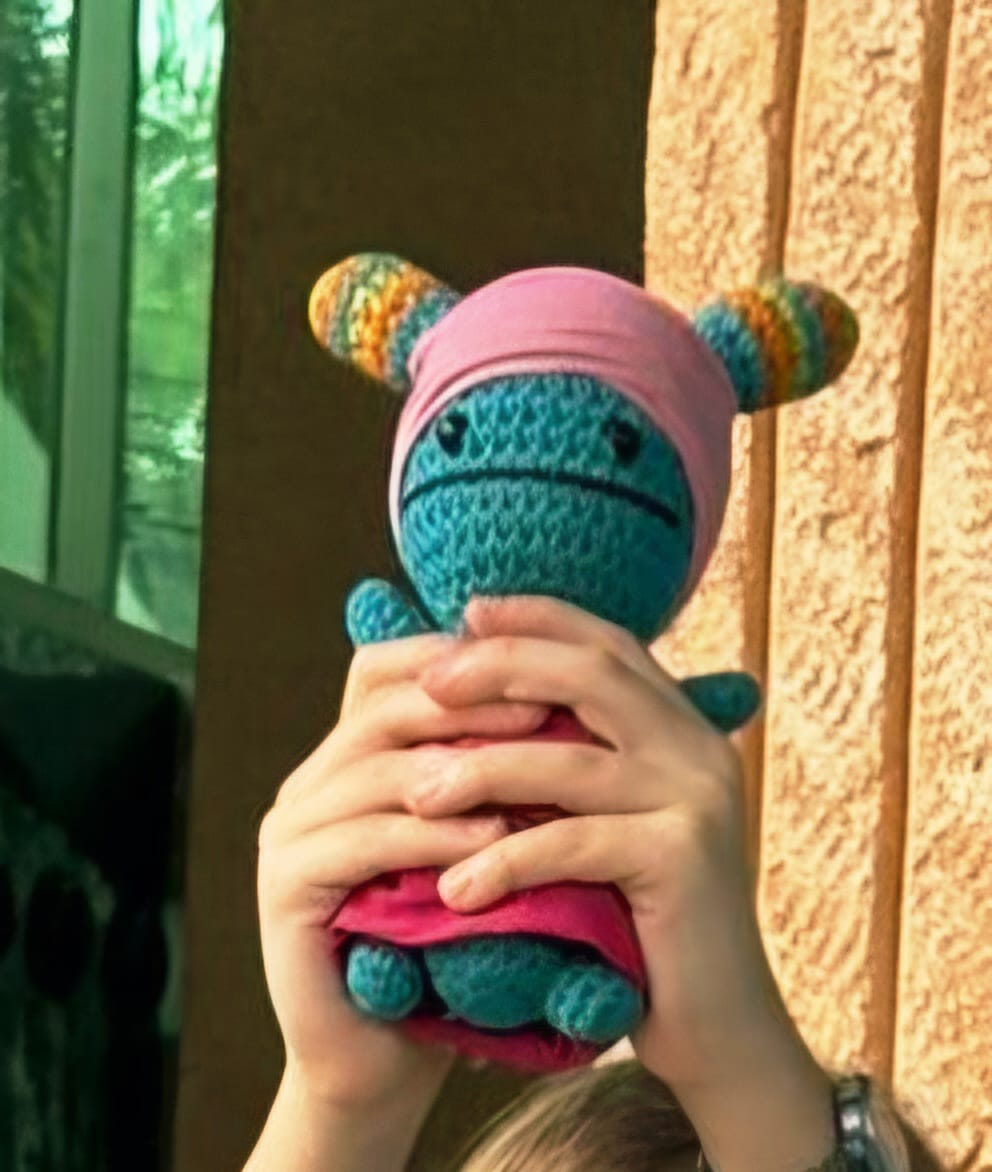 OlexenPaul's tweet photo. Se busca peluche perdido dentro de un taxi el día de hoy 15/3/26. 19:20hs Sanatorio Anchorena. Se agradece la difusión, hay una nena muy triste por su perdida. @teddy @taxiba #taxi @AlertasTransito @ernestoarriaga @taxibaires https://t.co/DZajD6SKqw