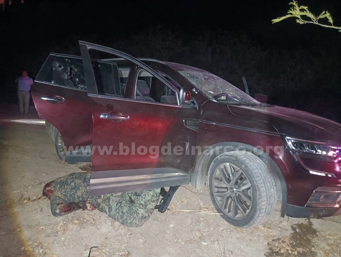 blogdelnarcoorg's tweet photo. En febrero emboscaron a Estatales, matando un compañero, el secretario de seguridad juro rajarles la madre, Iván "El Joker", jefe de Sicarios del CJNG en Colima y tres gatilleros que participaron en ése cobarde ataque, ya fueron abatidos por los Estatales https://t.co/d43GqKEiv6 https://t.co/EW50sEDw7R